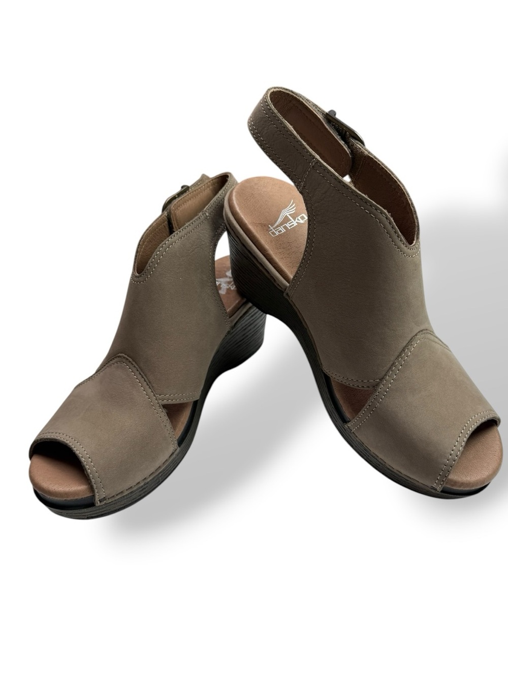 NWOT taupe leather Dansko Vanda peep toe wedge sandals Sz 39 (US 9)